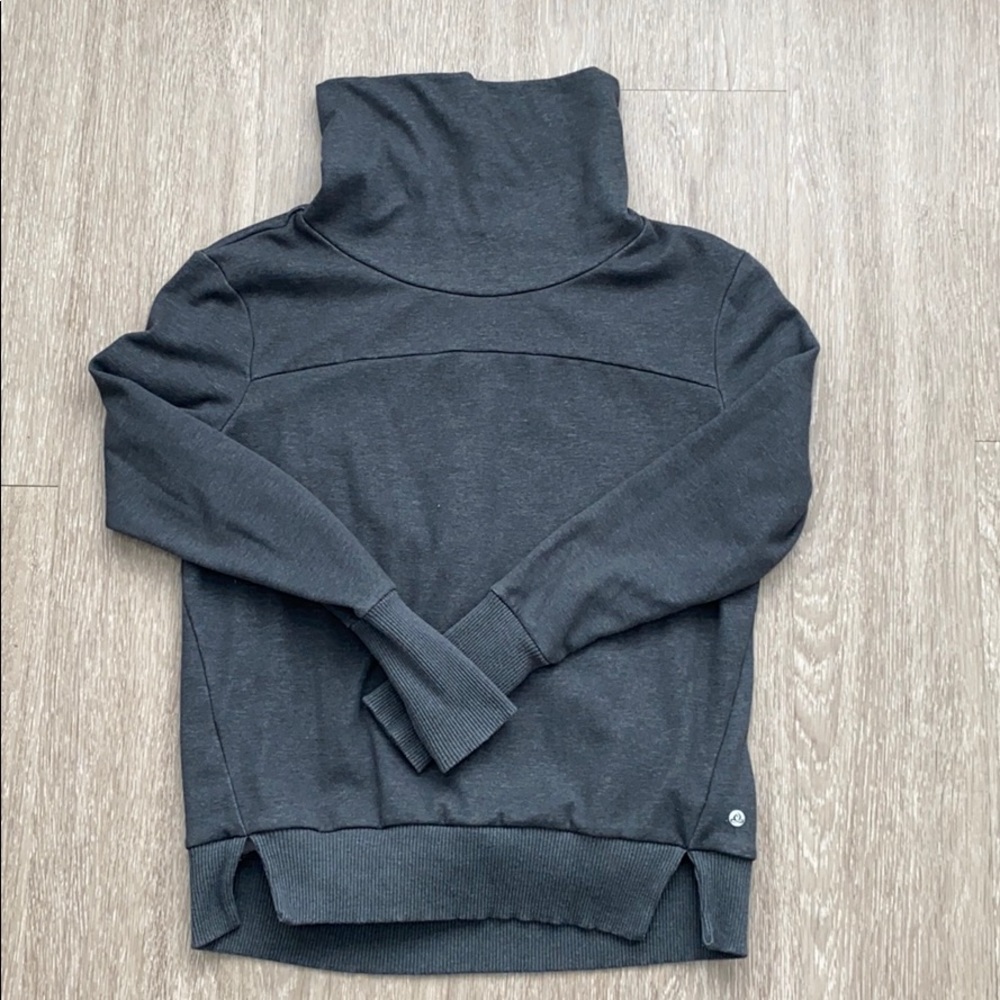 SOFT pullover!